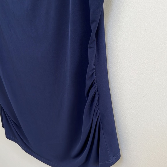 NEW YORK & CO Top L Navy Blue Blouse Embroidery Lace Gathered Sides Stretch - Picture 3 of 3